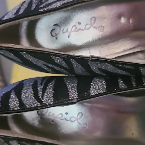 ⭐️ QUPID Zebra Print Platform Pumps Heels - Picture 2 of 5